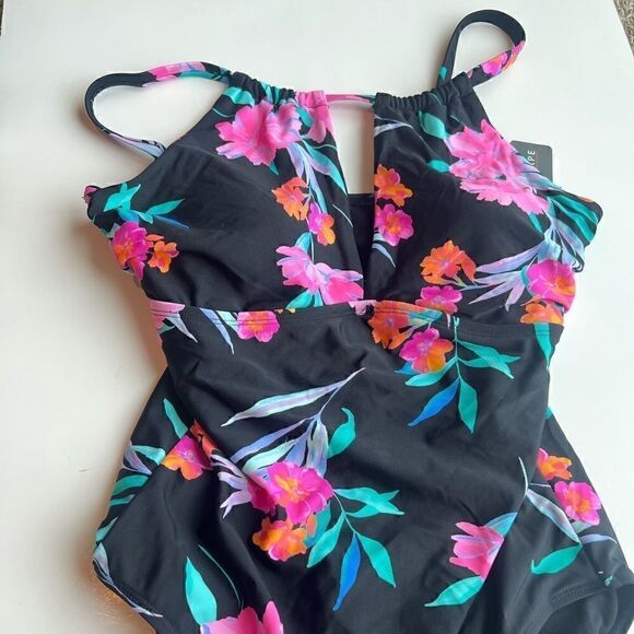 Island Escape Women's Poolside
One-Piece Swimsuit, Ocean Bloom Multi size 8 New - Picture 10 of 16